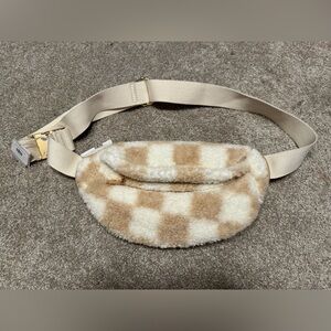 Andie Faux Shearling Check Bum Bag in Cream & Tan